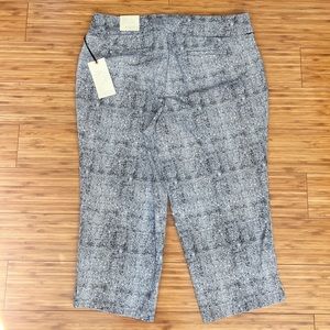 Women’s Pull On Black/White Trouser Size 18W